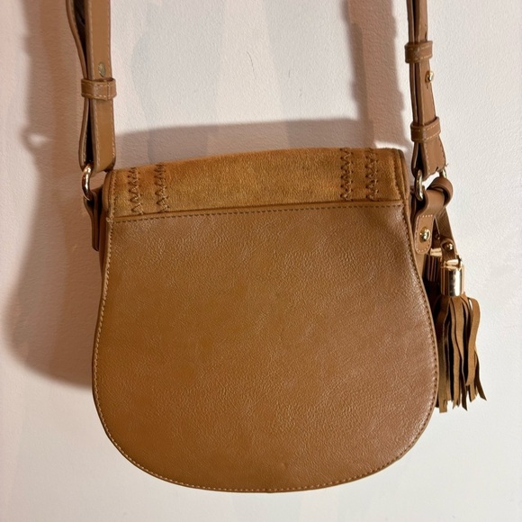 KENSIE Bohemian Boho Vegan Leather Saddle Style 2 Tassels Crossbody Bag Purse - Picture 7 of 12
